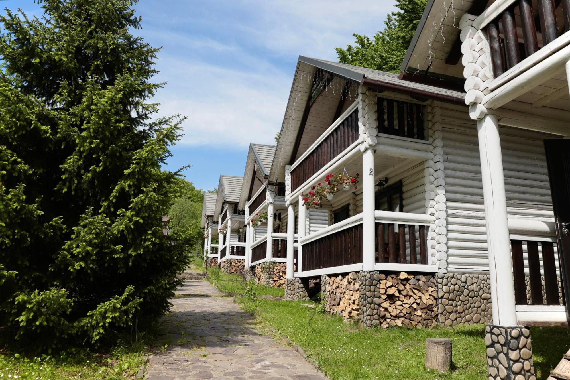 База Відпочинку Forest Stream Swaljawa Exterior foto